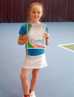 Диана Акулич победительница открытого Рождественского турнира 2011 года в одиночном разряде среди девочек ученица 3 А класса средней школы 152